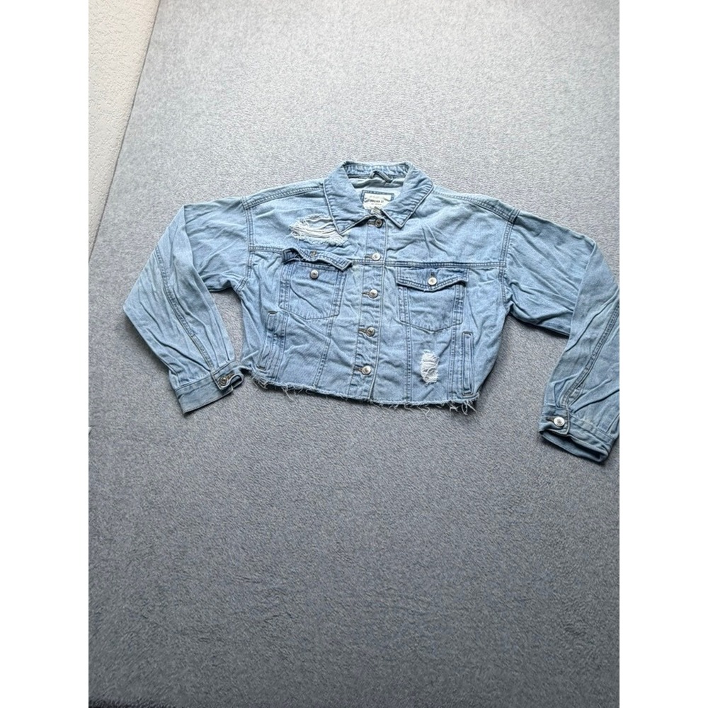 Forever 21 Distressed Light Wash Cropped Denim Jacket Raw Hem Medium
